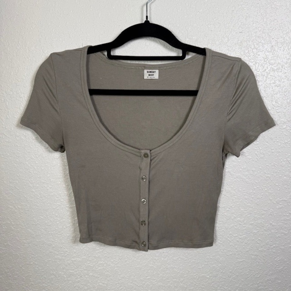 Aritzia Sunday Best Holly Top Ribbed Button-Front Crop Top‎ Tee Taupe Small